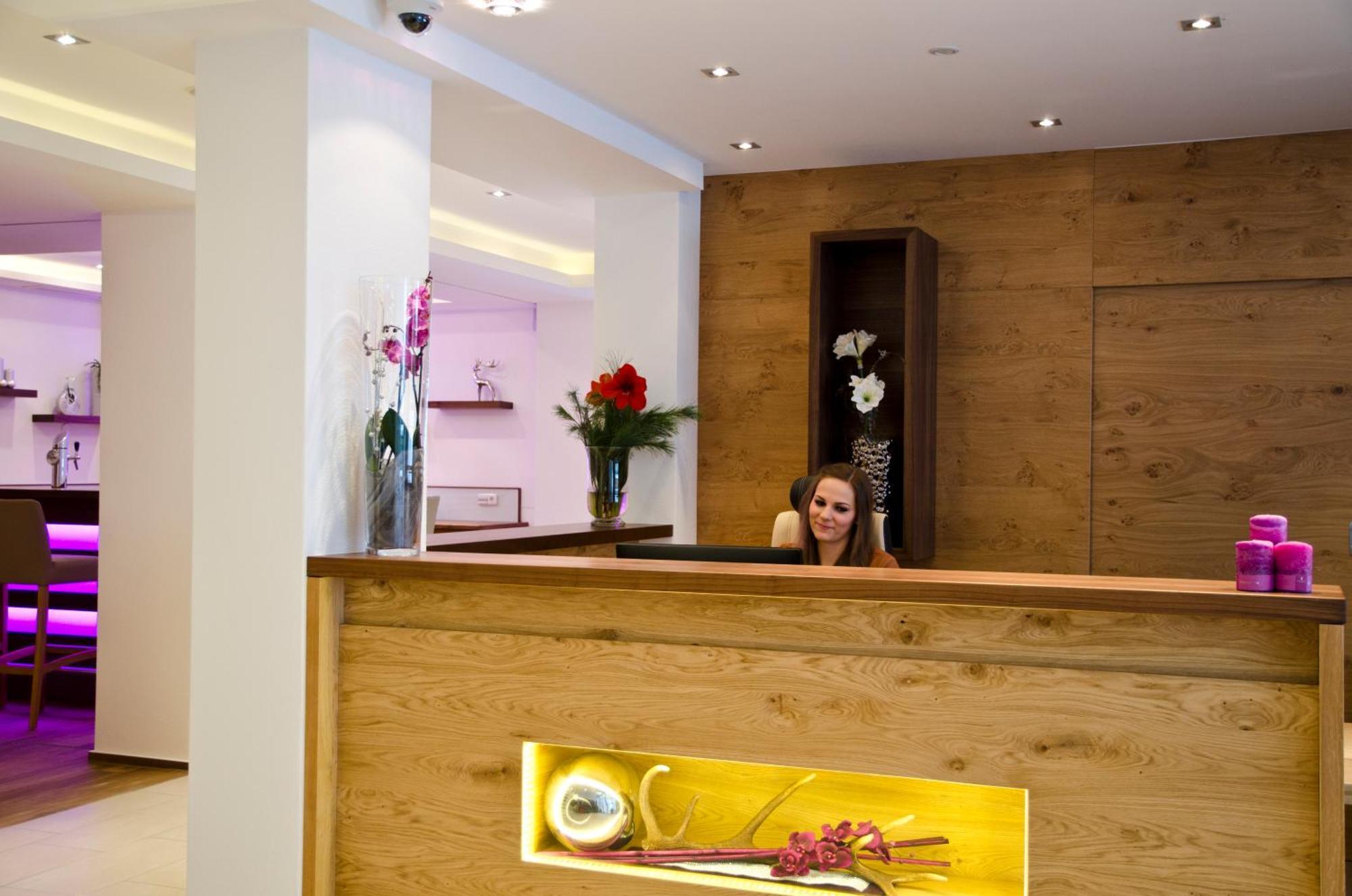 Hotel Garni Alpenland Ишгъл Екстериор снимка