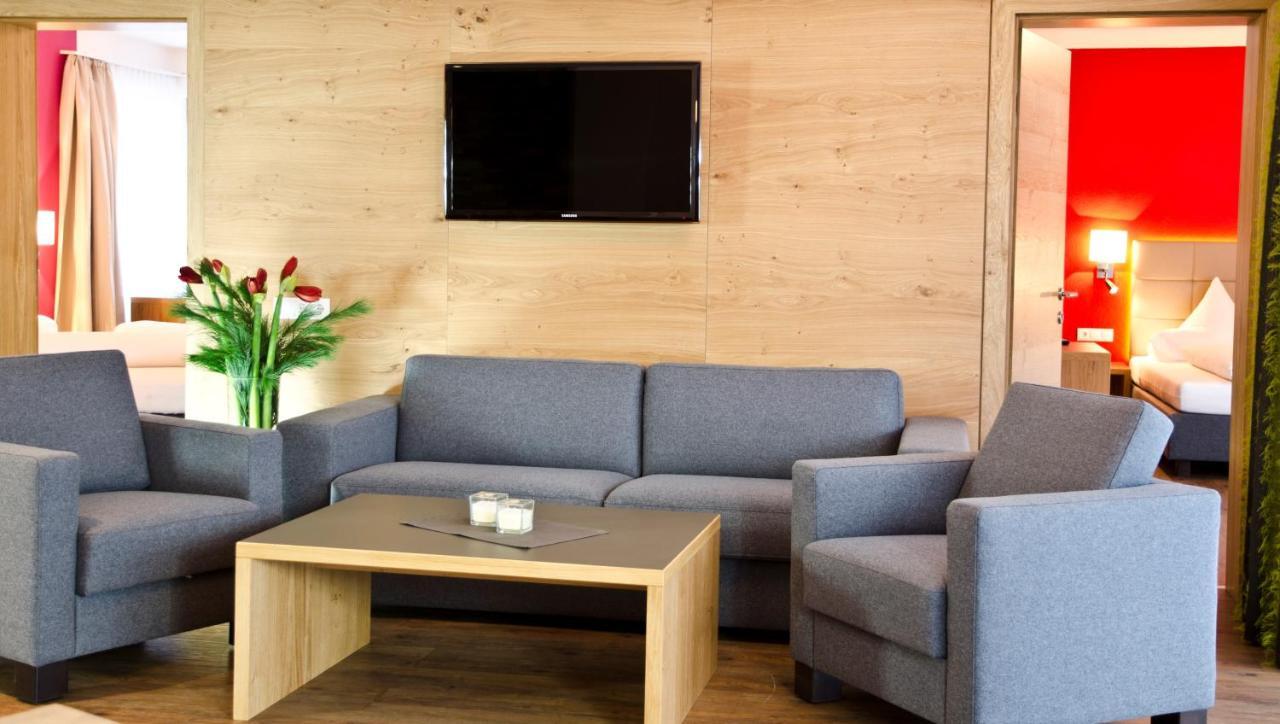Hotel Garni Alpenland Ишгъл Екстериор снимка