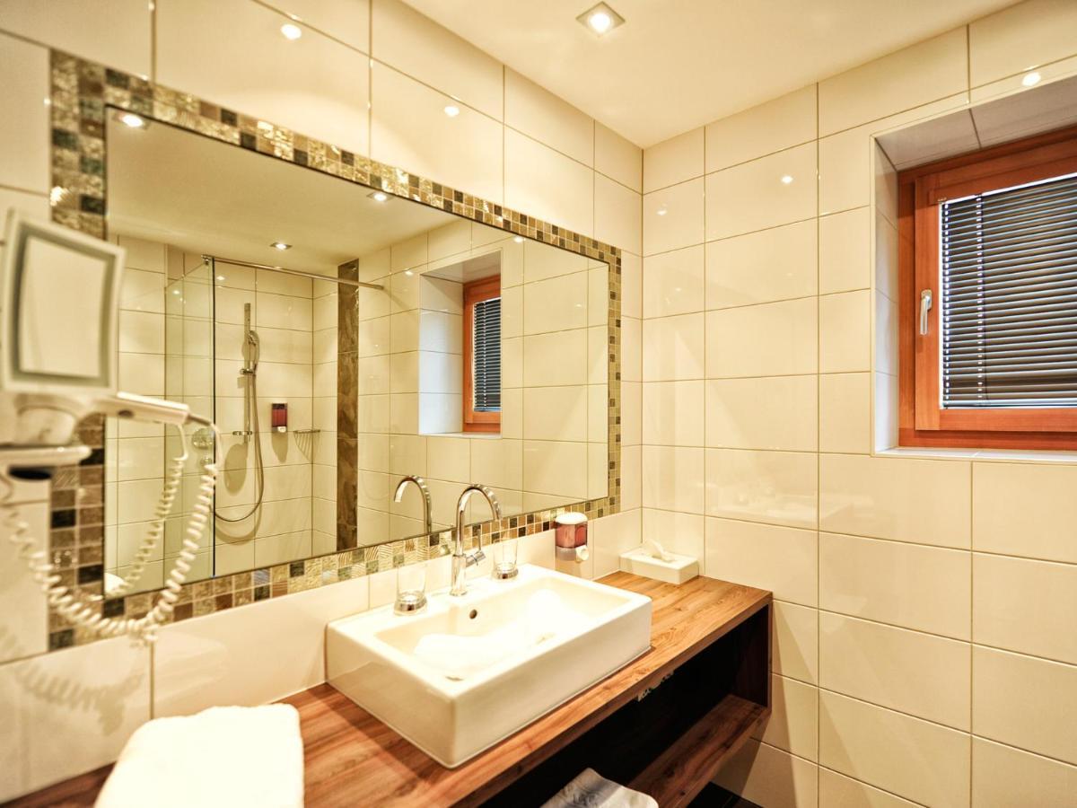 Hotel Garni Alpenland Ишгъл Екстериор снимка
