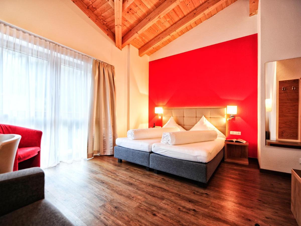 Hotel Garni Alpenland Ишгъл Екстериор снимка